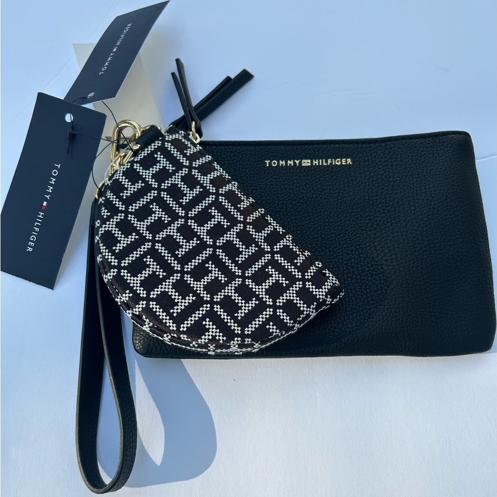 Tommy Hilfiger Black Multi Pouch Wristlet Set New with Tag